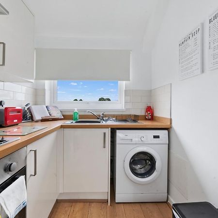 Village Cwtch Whitchurch 2 Bedroom Apartment Cardiff Exteriör bild