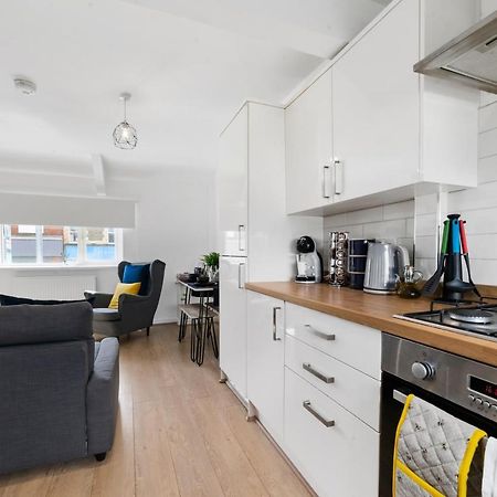 Village Cwtch Whitchurch 2 Bedroom Apartment Cardiff Exteriör bild