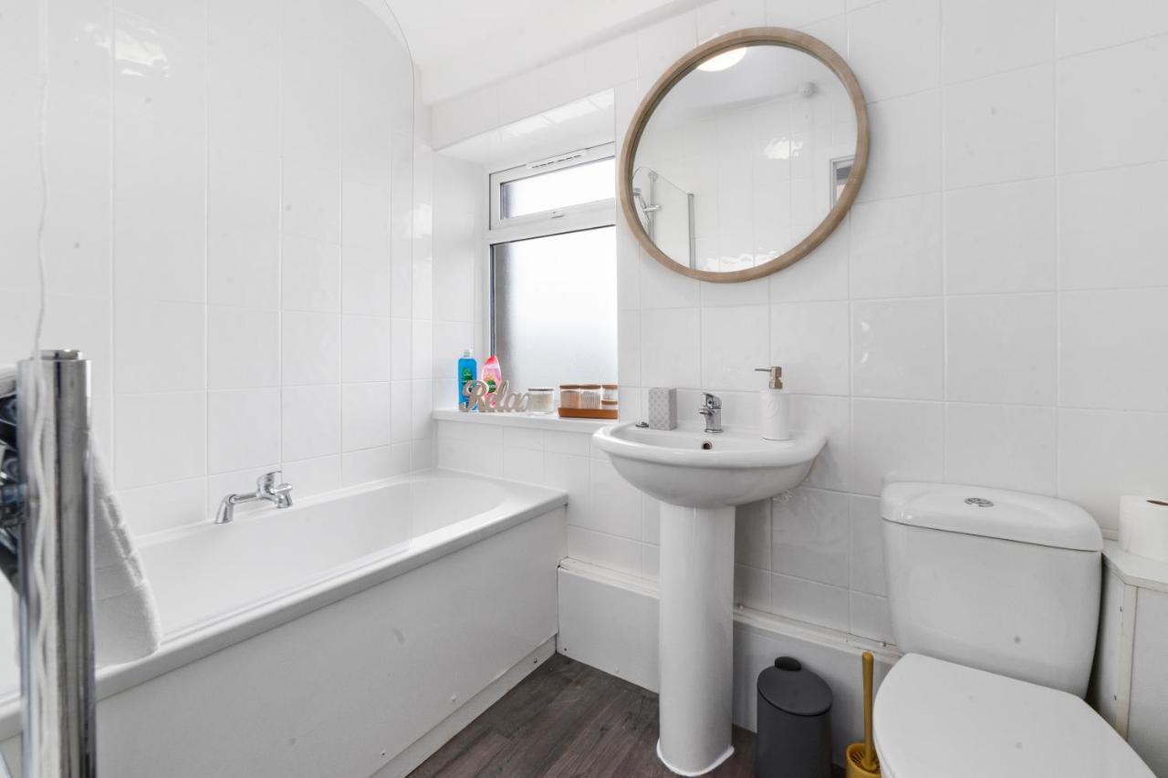 Village Cwtch Whitchurch 2 Bedroom Apartment Cardiff Exteriör bild