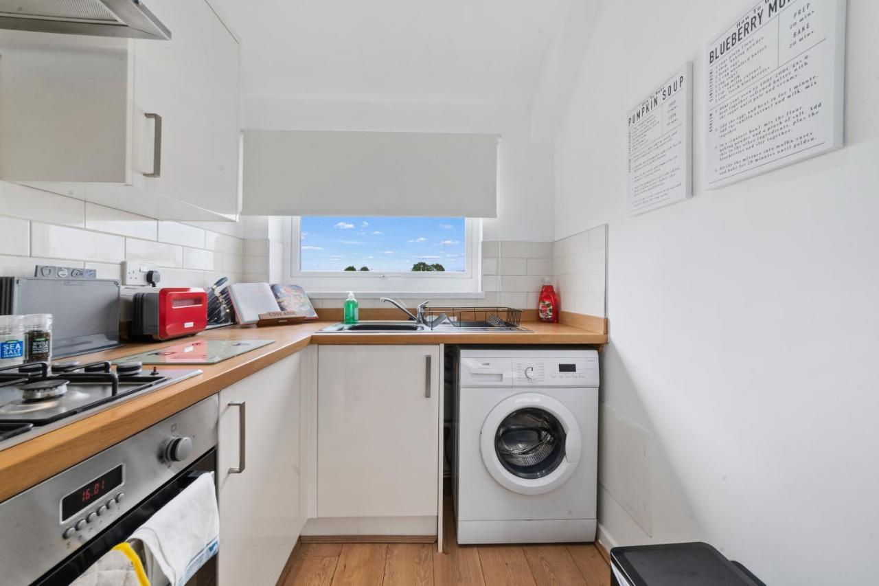 Village Cwtch Whitchurch 2 Bedroom Apartment Cardiff Exteriör bild